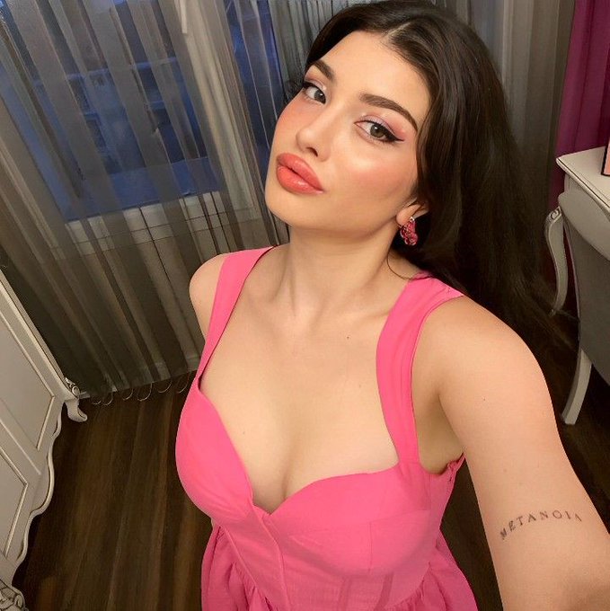 Çeşme Özbek Escort Aylin ile Fantastik Sevişme Yolculuğu