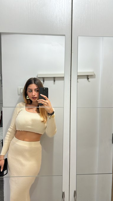 Nilgün yengem resmen yanıyordu söndüreyim dedim