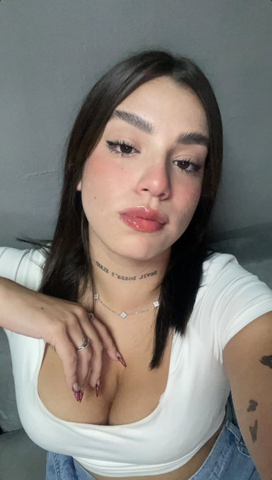 Karataş escort memeleriyle sahilde beyni sikip zevkten kavursun
