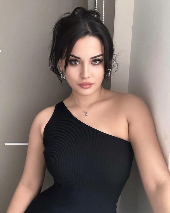 Finike Türk Amcık Tanrıçası Escort Ece ile Samimi Geceler