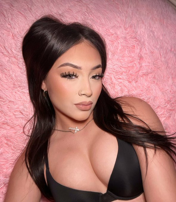 Konak Zayıf Ateş Kraliçesi Escort Ceren